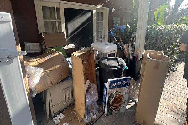 Commercial Junk Removal in Irvine CA 4